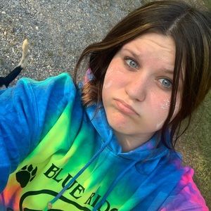 Meet your Posher, Rayne